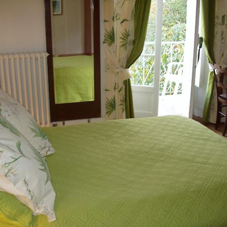 Castel De La Pique Bed & Breakfast Bagneres-de-Luchon Room photo