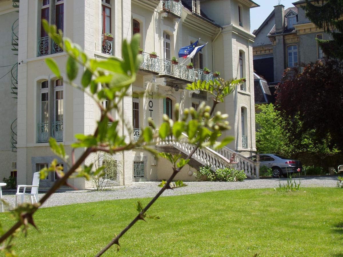 Castel De La Pique Bed & Breakfast Bagneres-de-Luchon Exterior photo