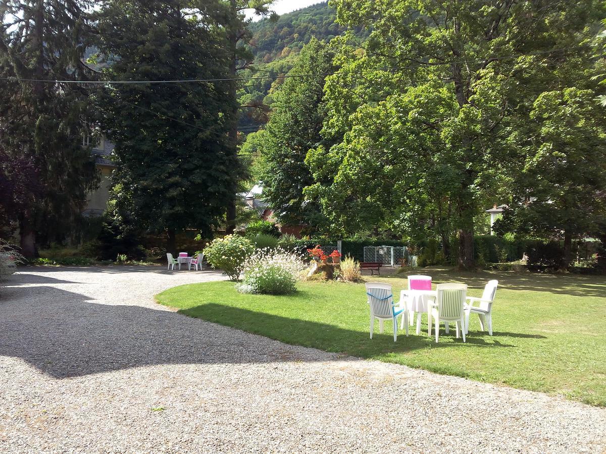 Castel De La Pique Bed & Breakfast Bagneres-de-Luchon Exterior photo